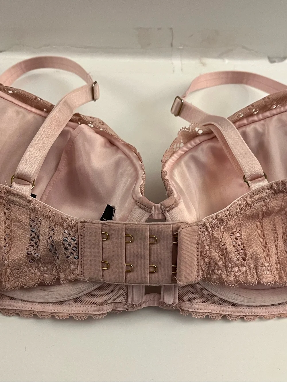 Victoria's Secret Lace Front-Closure Bra - Dusty Pink